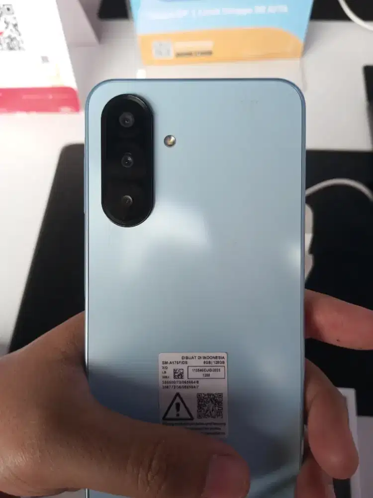 Samsung Galaxy A17 LTE – Layar Super AMOLED & Performa Juara