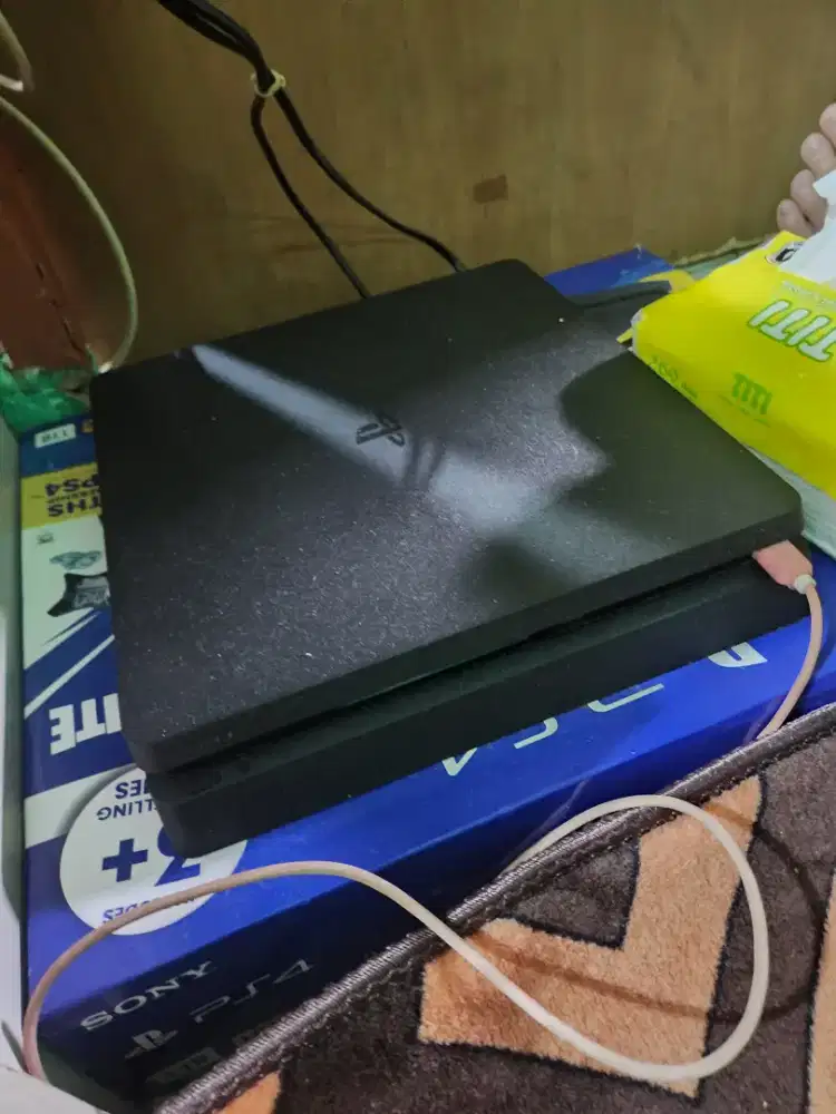 Jual PS4 Slim CUH 22 memory 1 TB terbaik pokoknya mah !