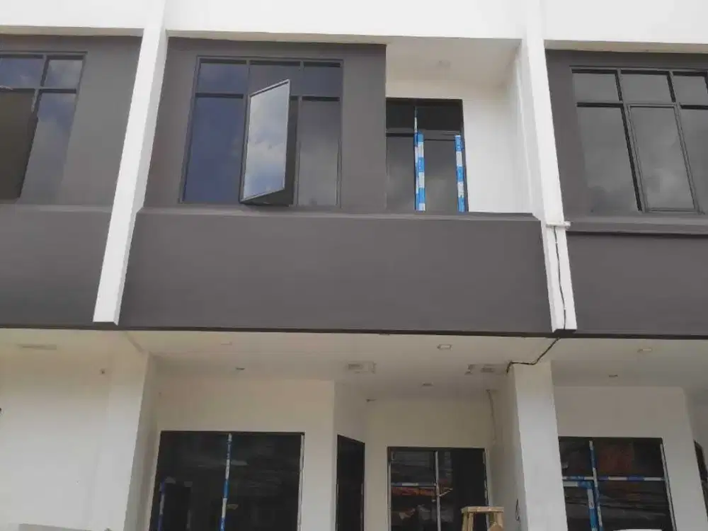 Dijual Rumah Baru 3 lantai di Jalan  Kran Kemayoran Jakarta Pusat