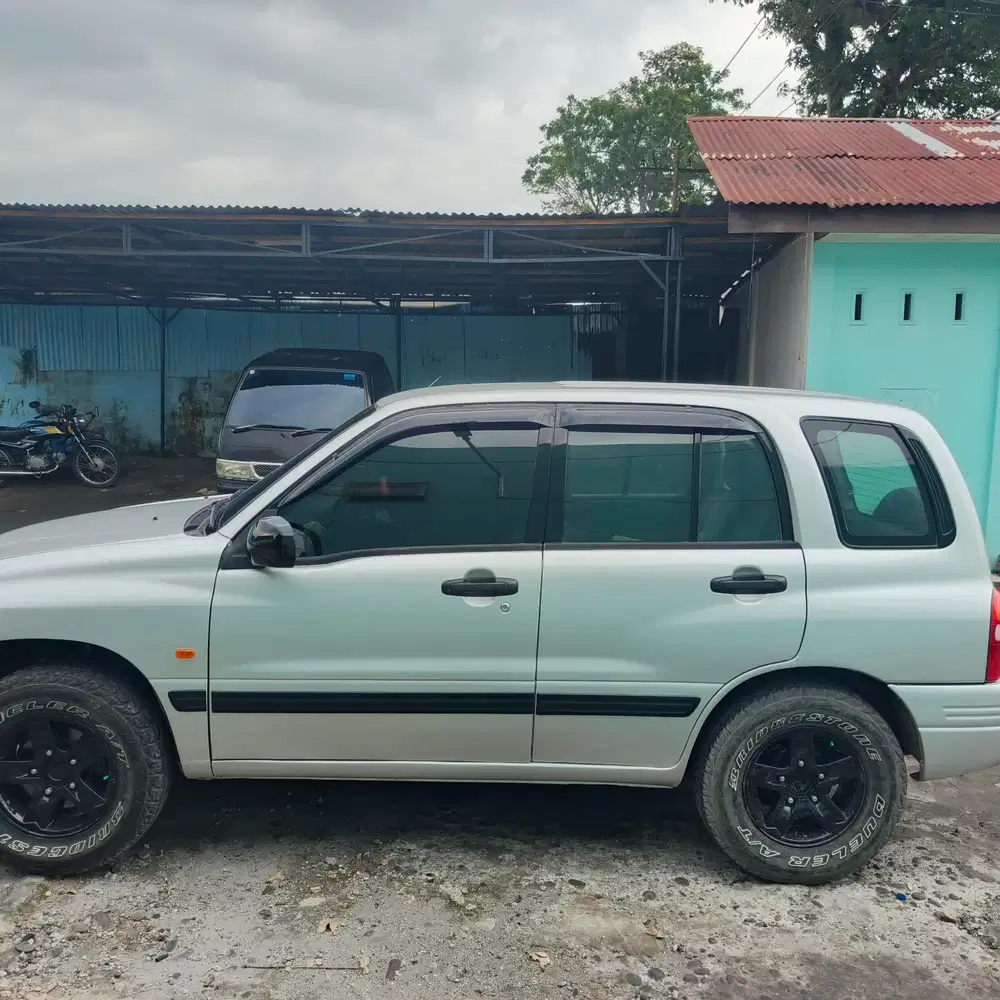 Suzuki Escudo 2004 Bensin