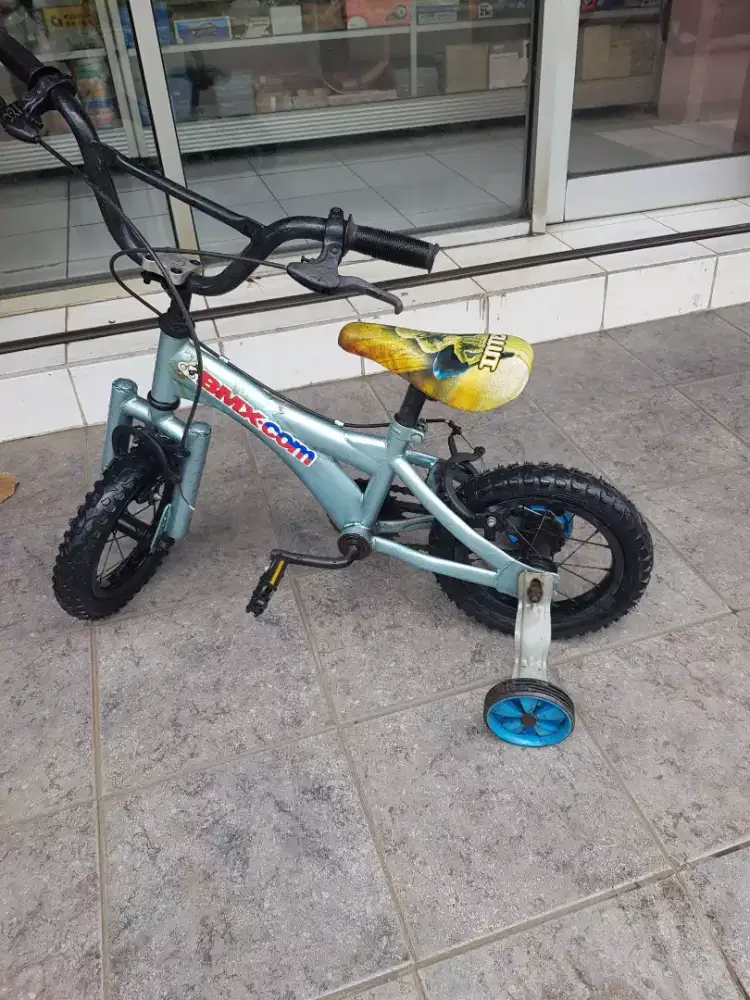Dijual sepeda anak,ukuran ban 12 inci.Merk BMX Wim Cycle
