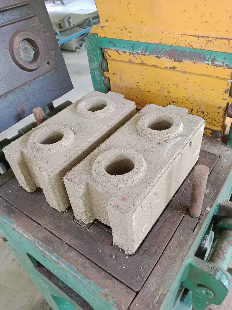 Lini produksi bata interlock, bekas kondisi 85%