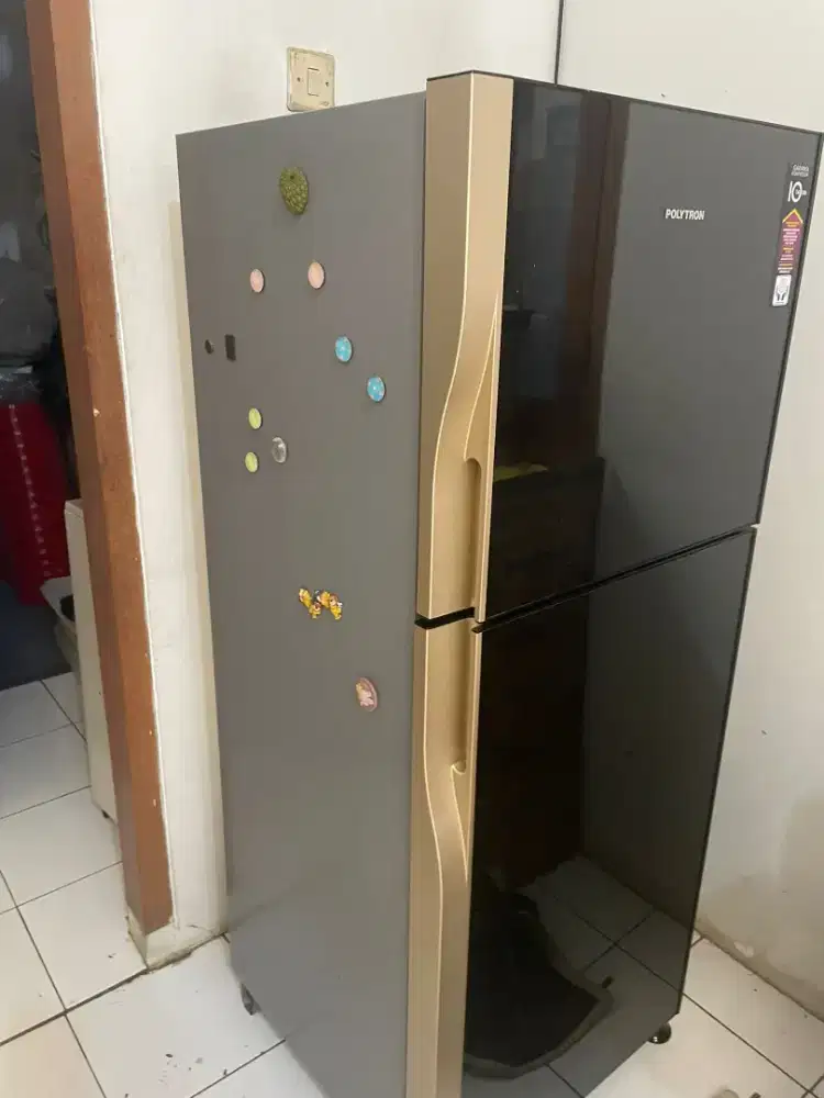Kulkas 2 pintu polytron