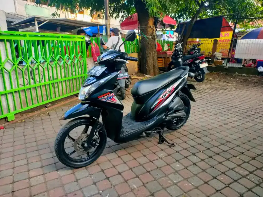 Honda Beat 110cc PGM-FI Thn 2015