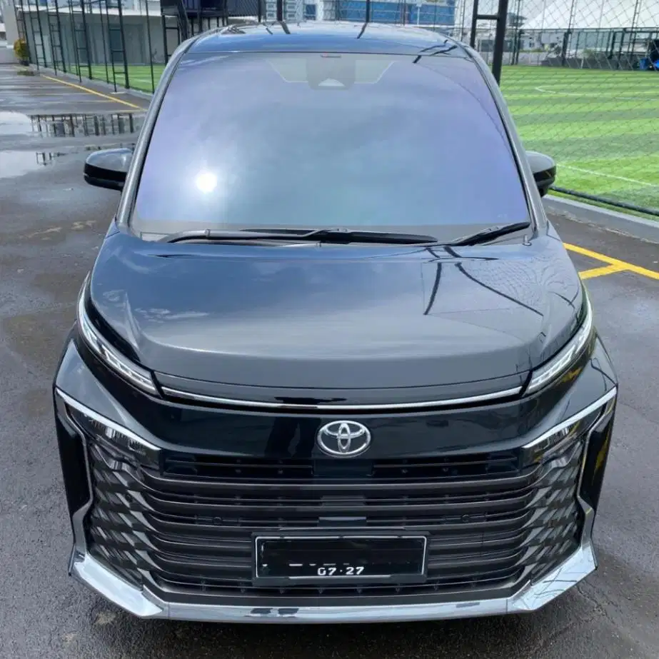 Toyota Voxy 2.0 Facelift Tahun 2022