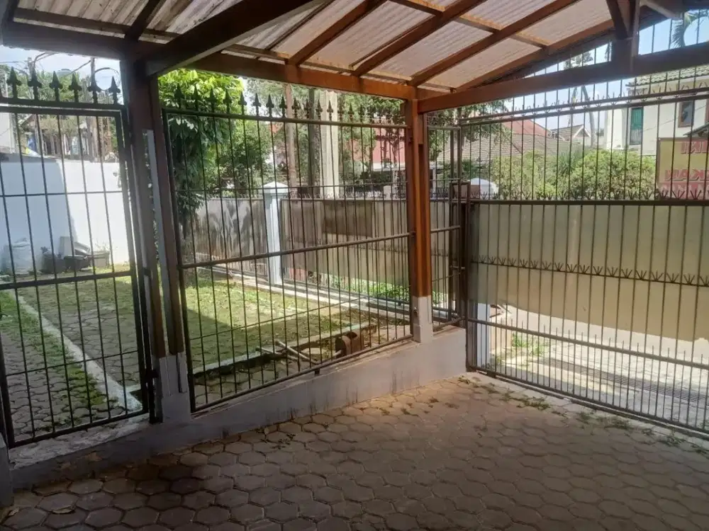 DIJUAL CEPAT RUMAH STRATEGIS DI JALAN TUBAGUS ISMAIL