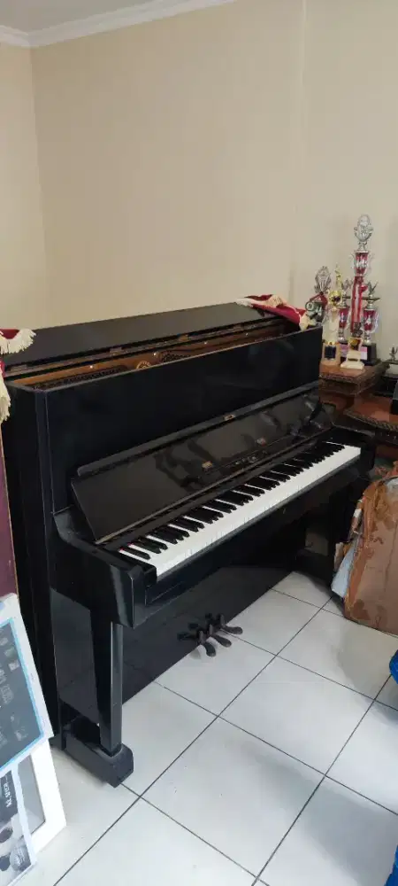 Piano Yamaha Nippon Gakki U 1