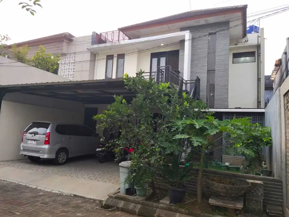 DIJUAL RUMAH DI HOEK MURAH JARANG ADA