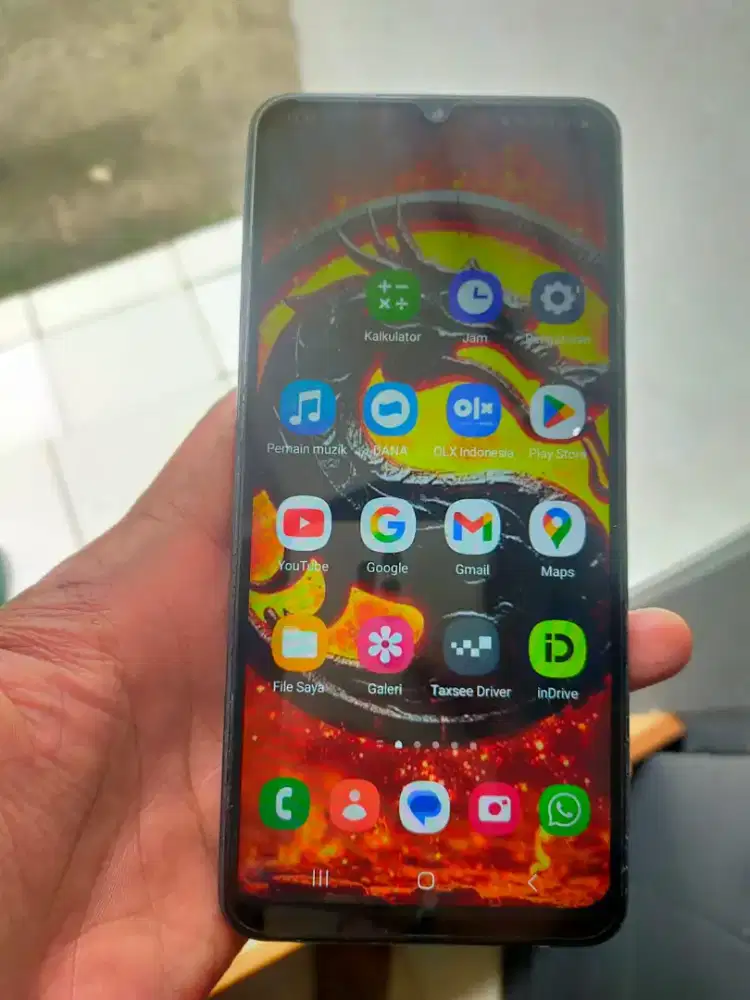 Bade dical hp samsung Ram4.minus tombol on/of.na. sareng casan.mangga