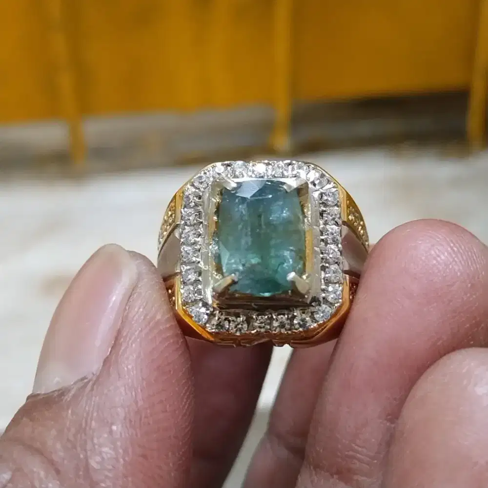 Permata blue aquamarine kristal natural
