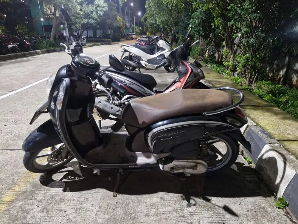 Dijual scoopy th 2017 plat B