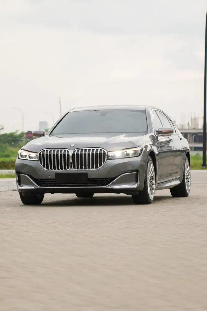 BMW 740Li Oppulance Tahun 2015