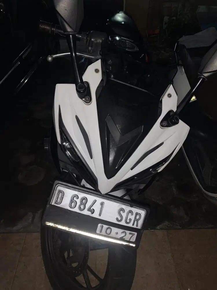 CBR 150R Hitam Putih 2017