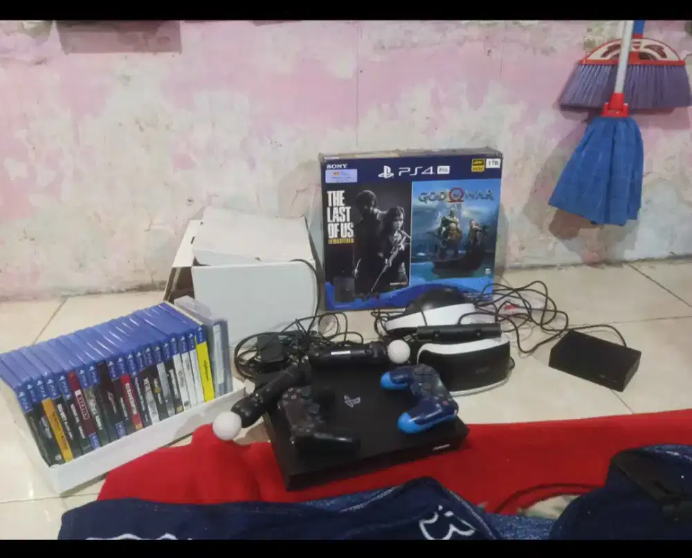 Ps 4 pro 7218b vr dan kaset
