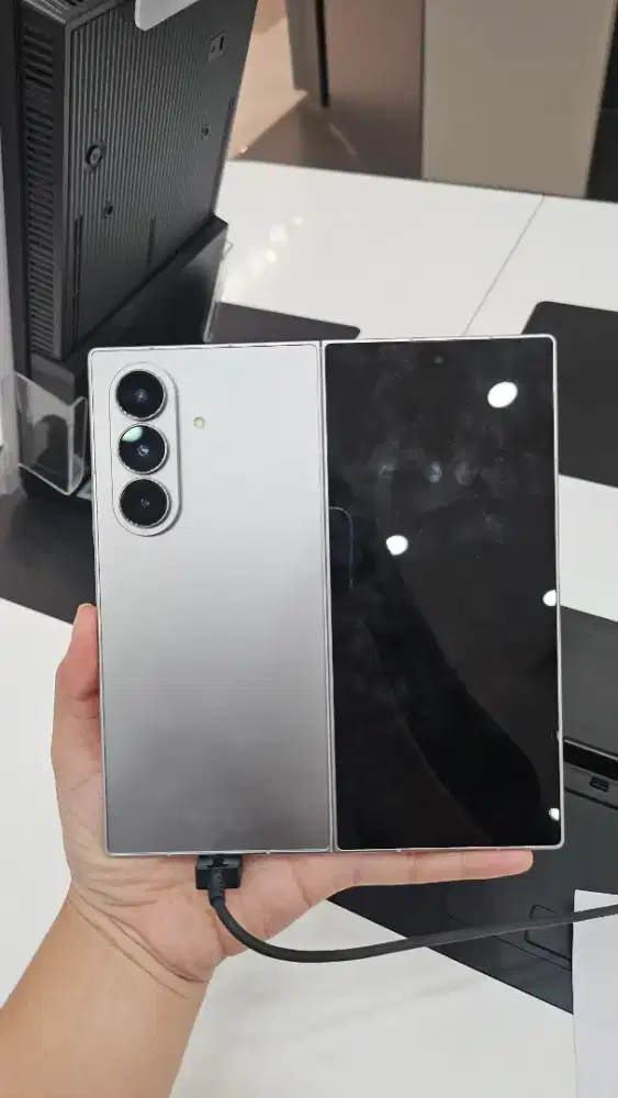 Samsung Galaxy Z Fold7 12/256 | Free buds 3 fe + adaptor