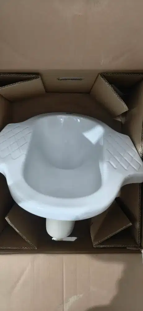 SQUAT CLOSED AMERICAN STANDARD