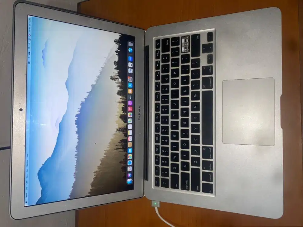 Jual Cepat MacBook Air (Nego)