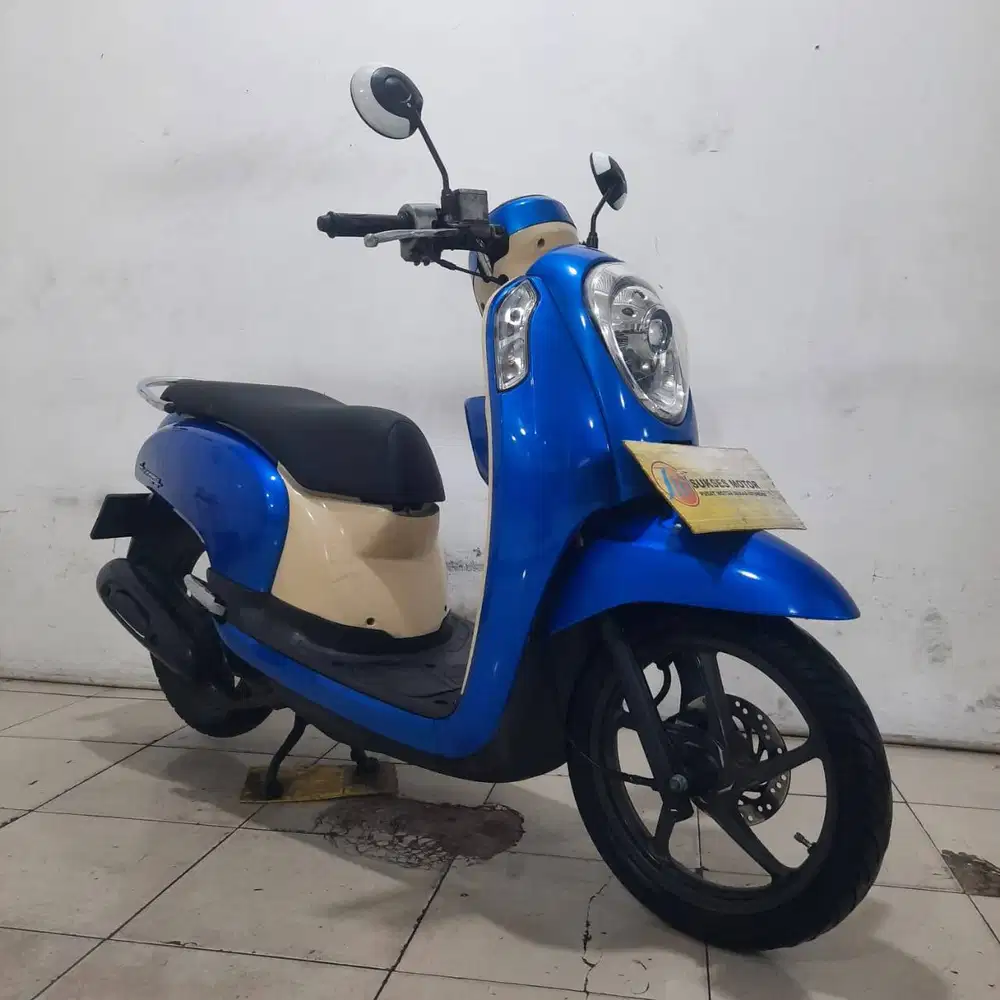 JUAL CEPAT HONDA SCOOPY TAHUN 2013 GRESS TERAWAT SURAT LENGKAP
