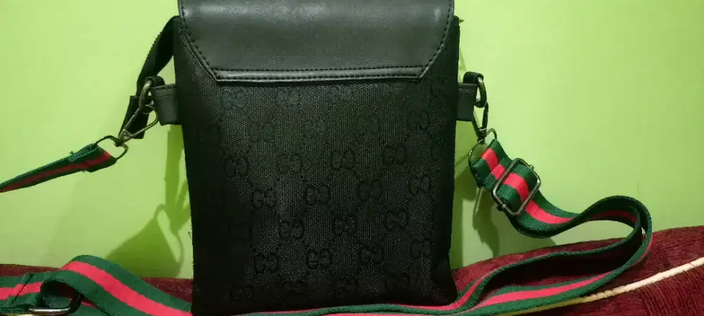 Jual tas selempang GUCCI