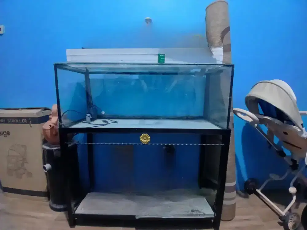 AQUARIUM DAN RAK