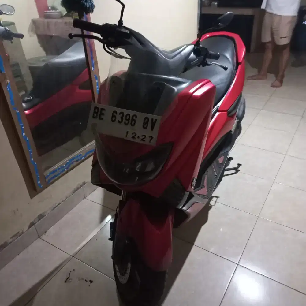 Nmax tahun 2017 warna Merah