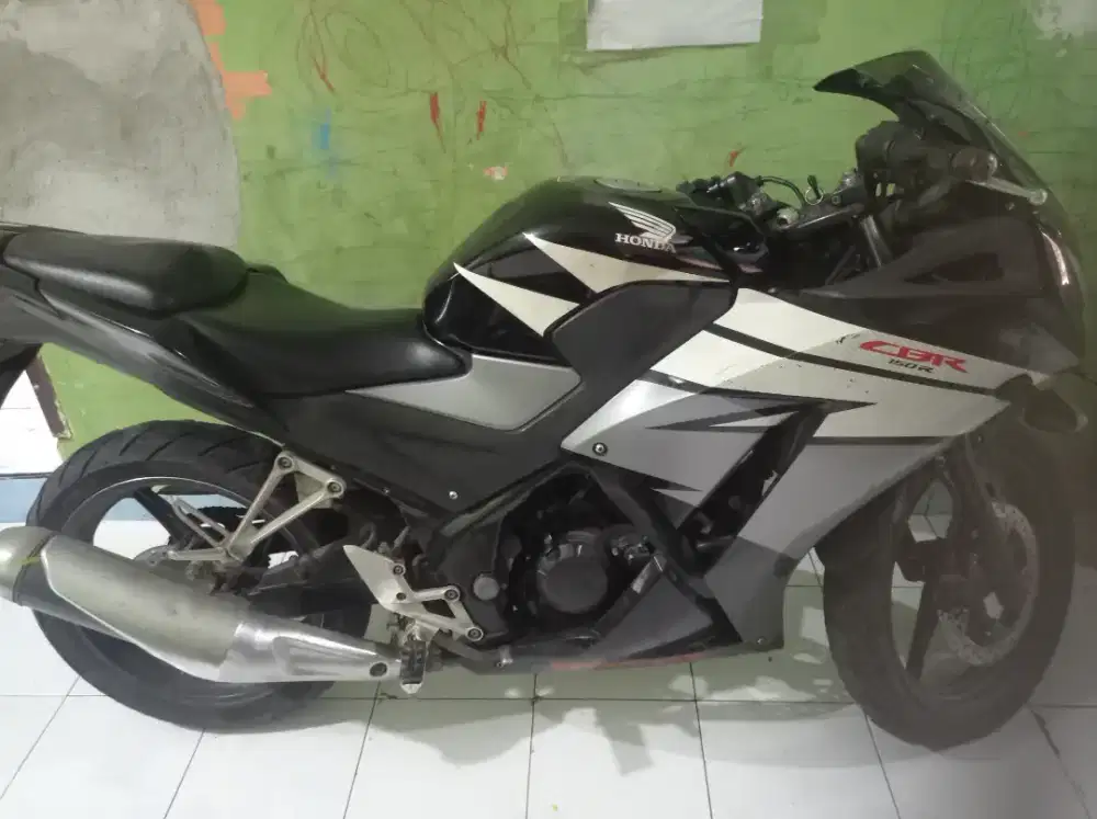 Di jual CBR150R bagus mulus