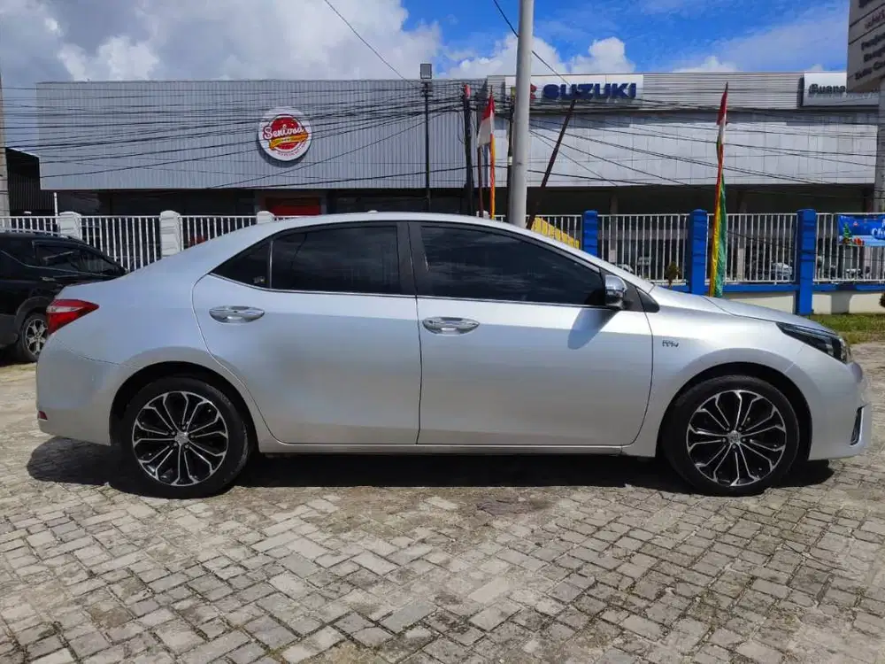DIJUAL MOBIL BEKAS Toyota Corolla Altis 1.8 V AT THN 2015