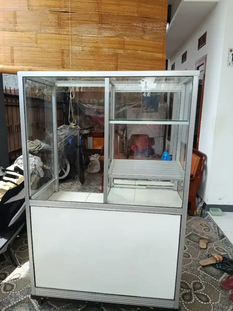 Etalase chiken atau jualan yg lain ny