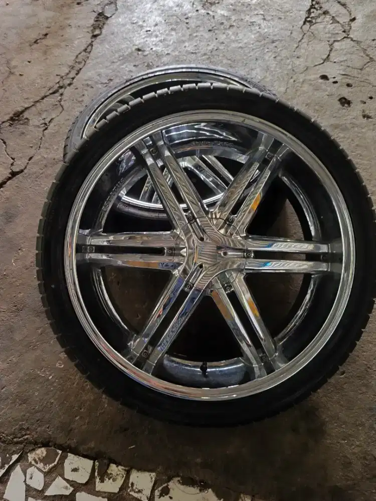 Velg dan ban ring 22 PCD 114 lubang 5