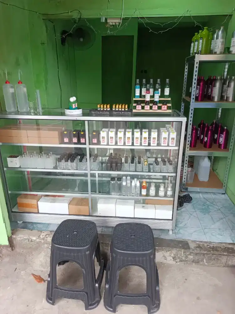 Parfum dengan aroma unik berkarakter jaminan tidak pasaran