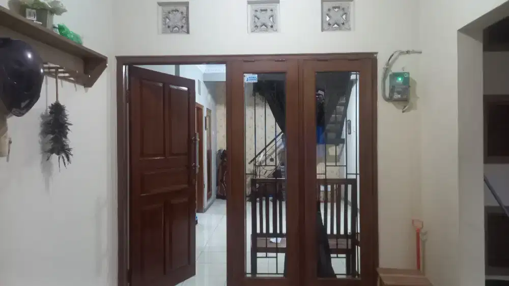 Disewakan rumah mewah di dekat UIN