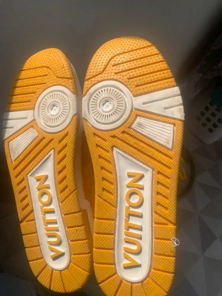 Sepatu LV limitid edision