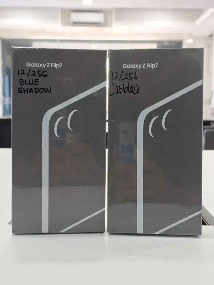 (New) Samsung Galaxy Z Flip7 12/256gb..