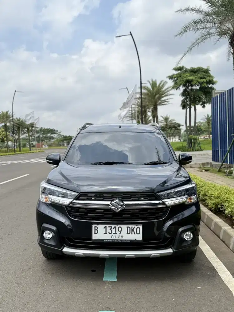 SUZUKI XL7 ALPHA AT 2022 HITAM