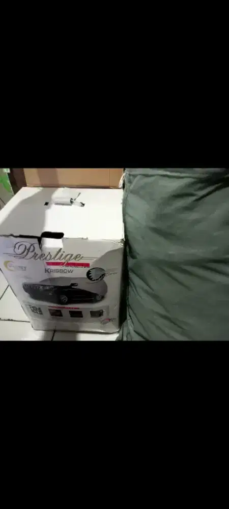 Cover mobil merek krisbow