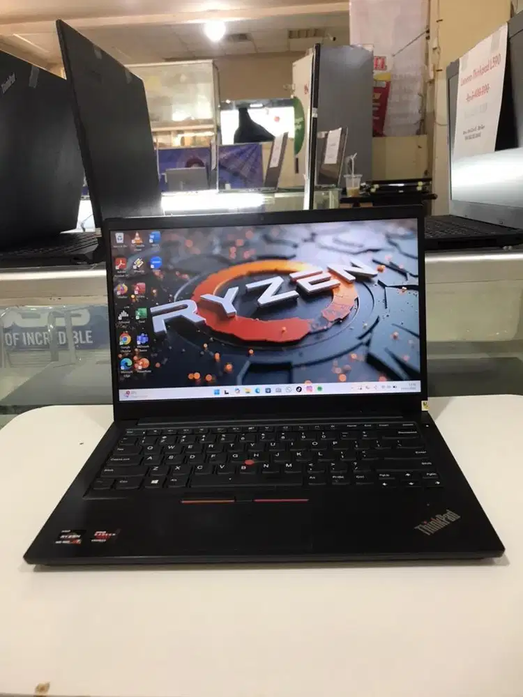 Laptop gaming ram besar ssd besar