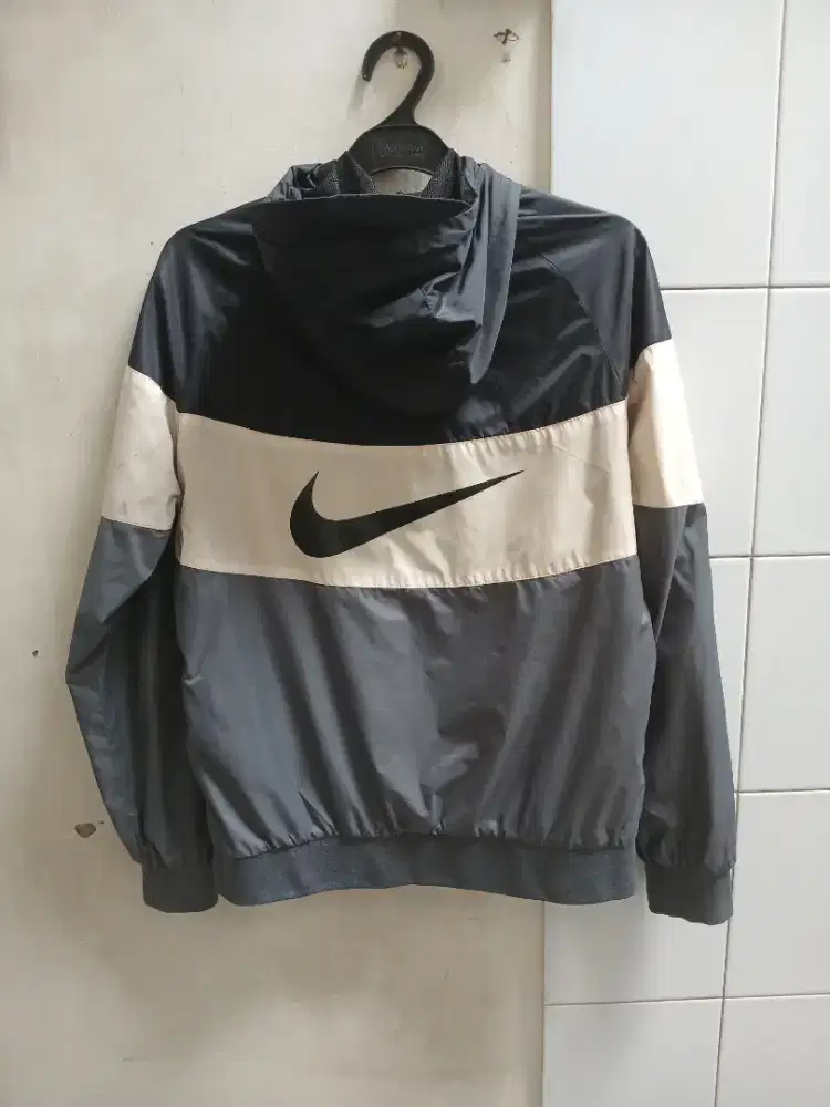 Jaket Nike Windrunner