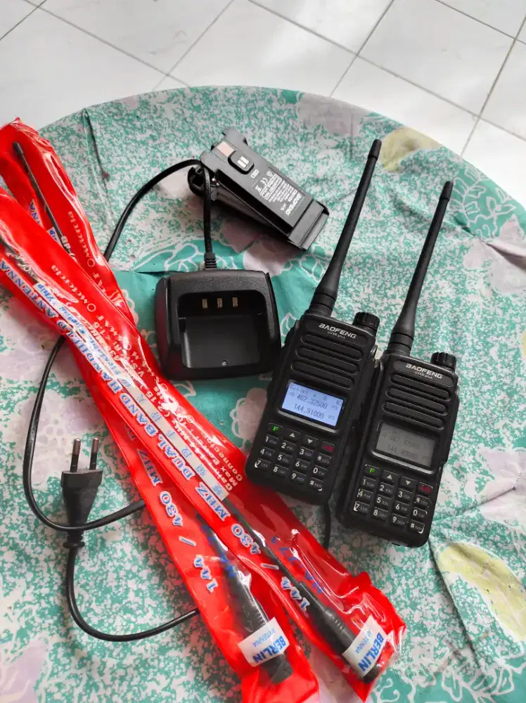 HT handy talky dan antena