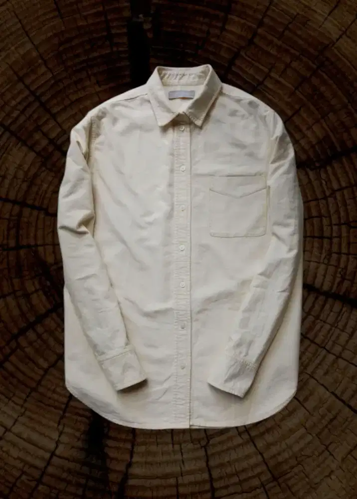 KEMEJA PANJANG EVERLANE POLOS KUNING MUDA, SIZE : L (LD110, P72)