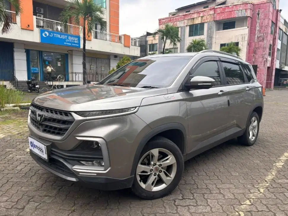 Wuling Almaz 1.5 Smart Enjoy 7 MT 2019 Abu-Abu