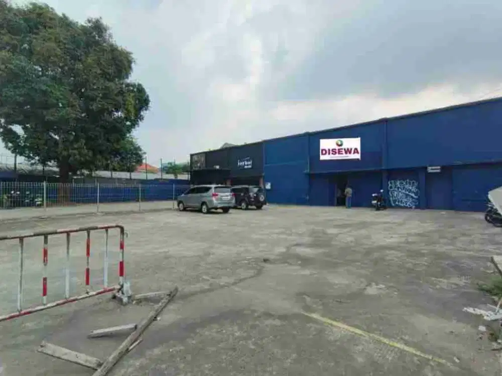 Disewakan Gudang Ruang Usaha Pinggir Jalan Utama