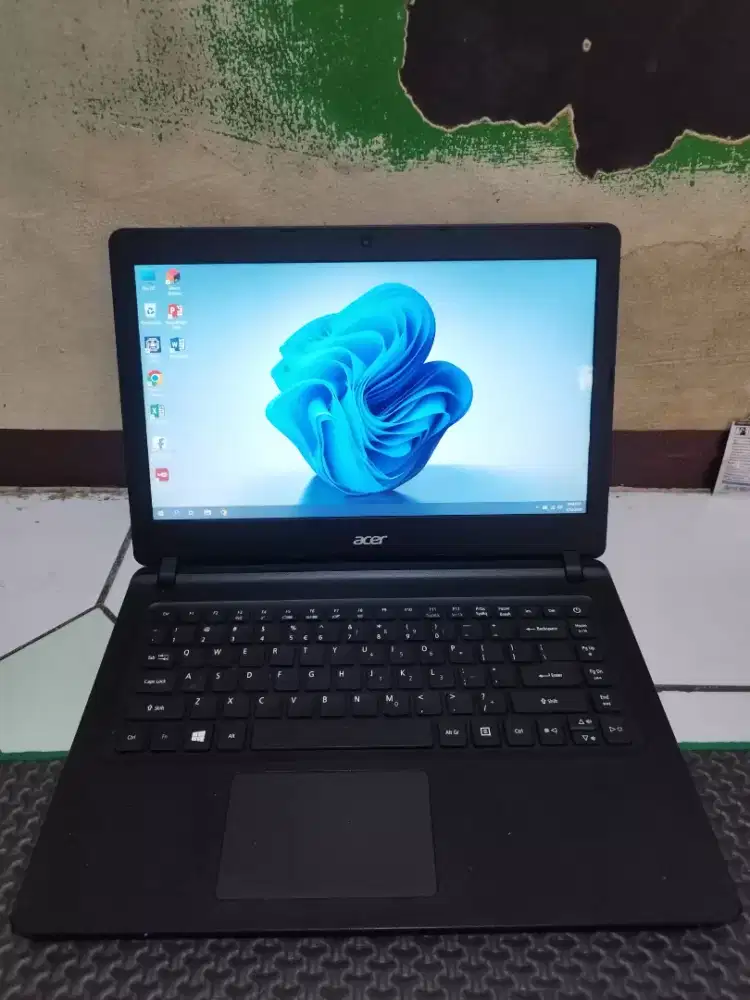 Laptop Acer aspire ES1-432