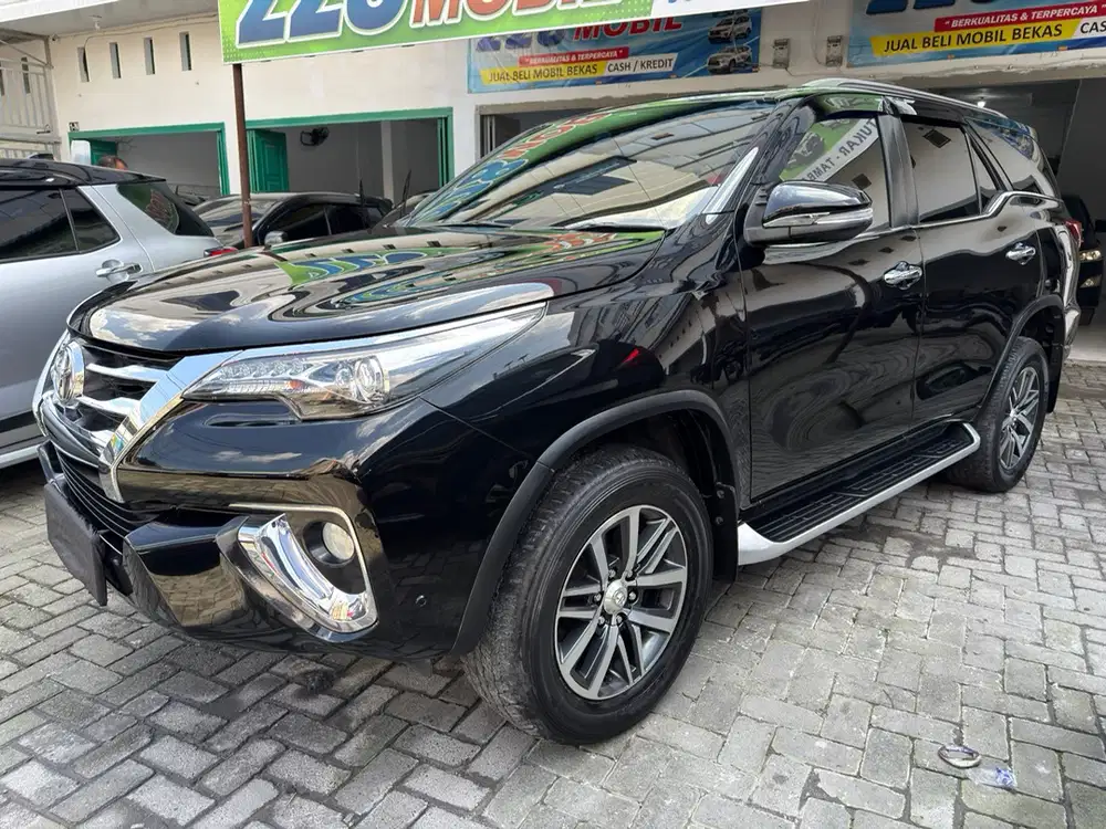 Fortuner 2.4 VRZ Diesel Automatic 2016 Hitam