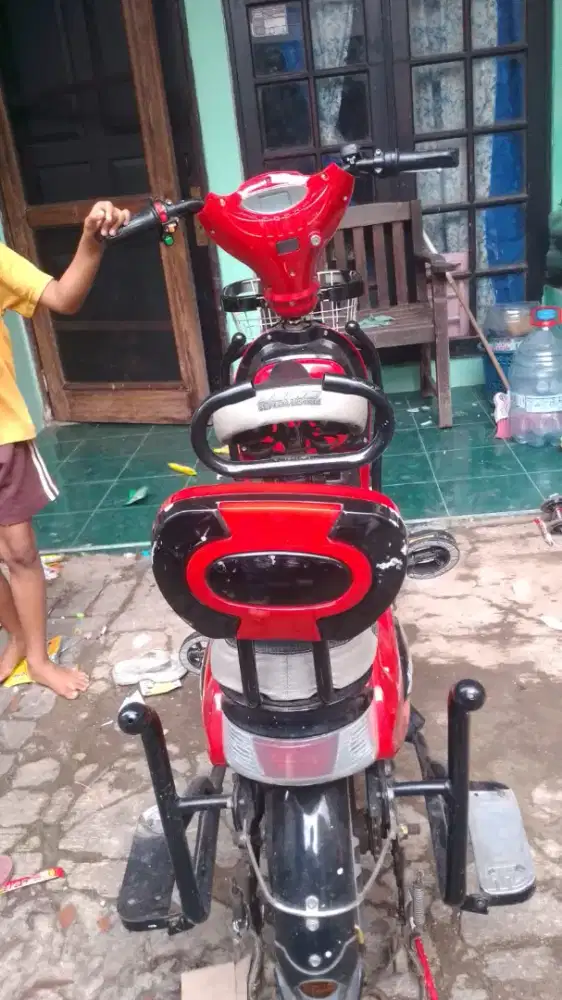 SEPEDA LISTRIK MERK SELIS TYPE MURAI