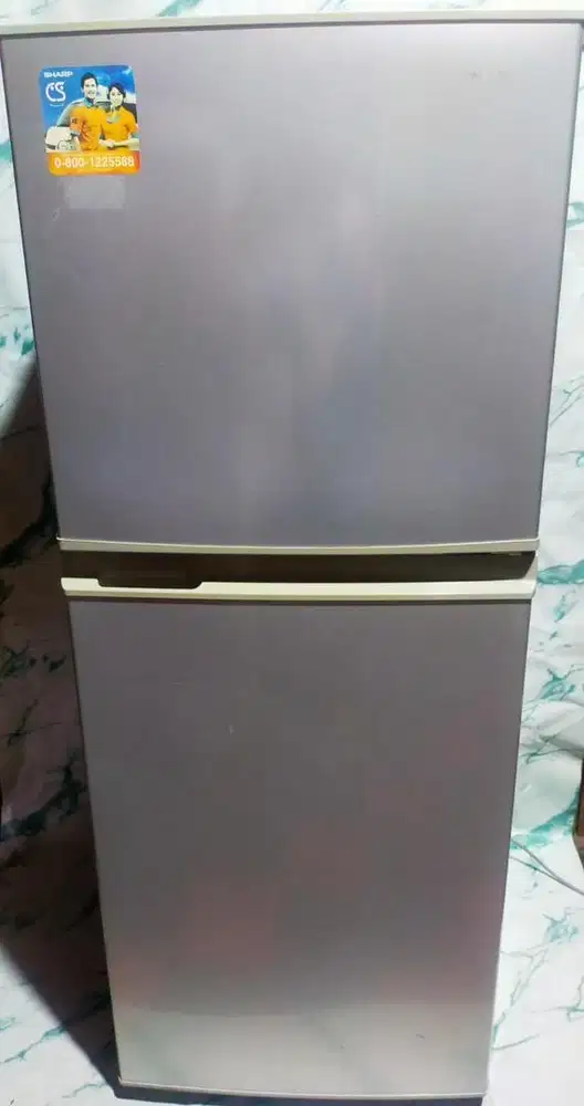 Kulkas2pintu merek sharp