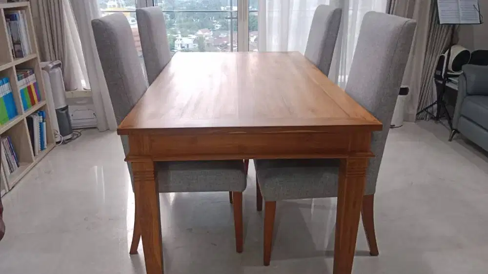 Meja Makan Minimalis Bahan Kayu Jati