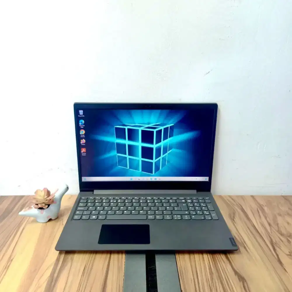 LENOVO V15 ADA AMD ATHLON 3020E 8GB SSD 256GB 15,6INCH SLIM BEZEL W11