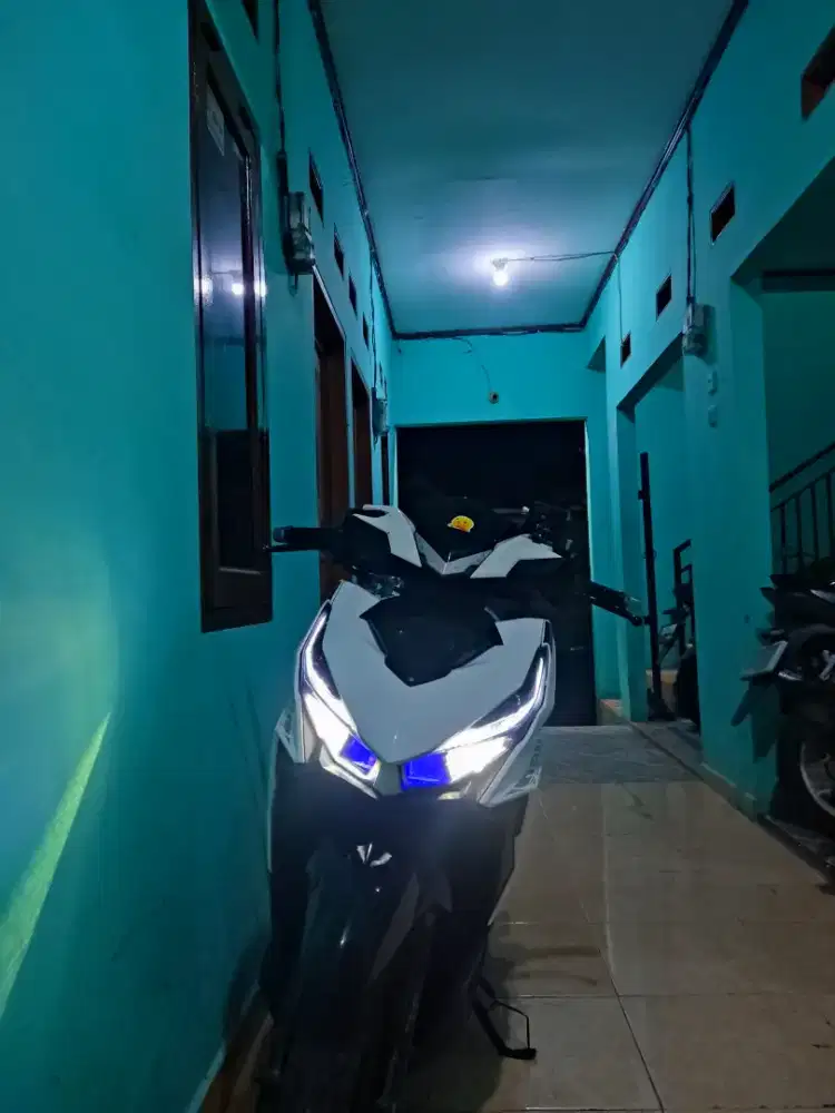Vario led old 125 tahun 2018