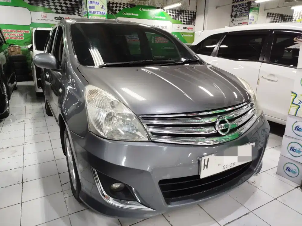 Nissan Grand livina Xv matic 2013