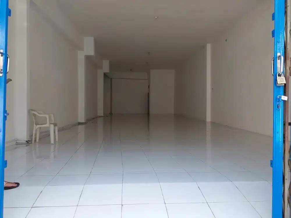 Gudang Jalan Bunguran Nol Jalan Raya